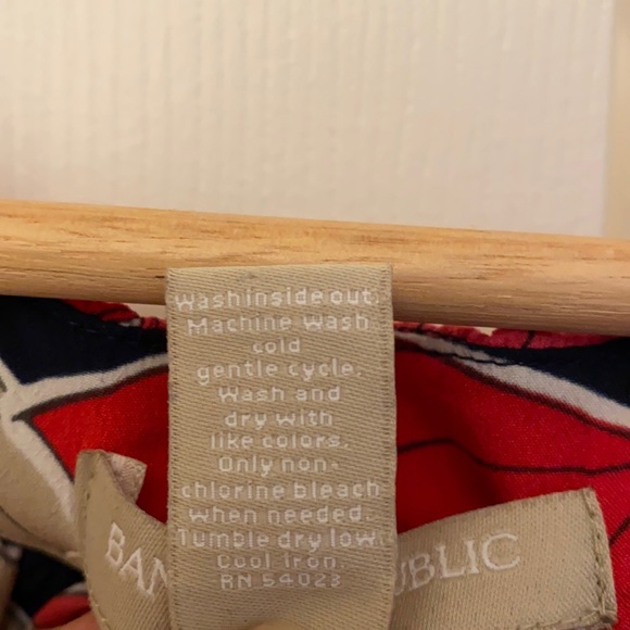 Banana republic sleeveless umbrella print top - Picture 5 of 6